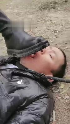 【美帝】长靴御姐户外遛狗 bf21932