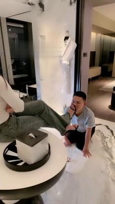 【上海赵丽颖】精彩!超美车模羞辱情侣奴/奴下奴【续集】 bf21962