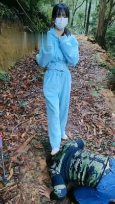 【暴力美学】户外调教-你把鞋底刷舌头/踩踏/藤条sp bf22013