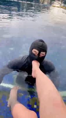 【二宝】三亚泳池边踩贱奴 bf21898
