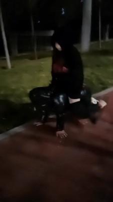 【雨雨大人】深夜路边遛狗 bf21916