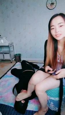 【艾琳】双S素人车模恋足调【双视角版】 bf21722