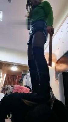 【成都叶子】耳光/踹脸/踩踏喂食/恋足 bf21721