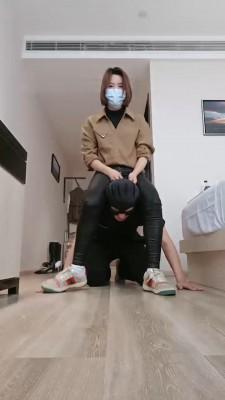 【芊兮殿下】迟到了被主人惩罚 bf21765