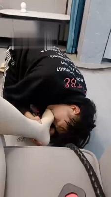 【叶子女神】喜欢闻脚的奶狗 bf21818