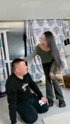 【麋鹿银儿】素人姐妹暴力虐打出气调 bf21836