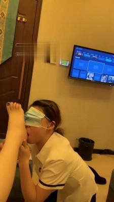 【橘子没熟】足浴店开发闺蜜做狗 bf21723