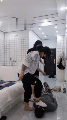 【安可】双S姐妹花虐打班主任【双视角版】 bf21646