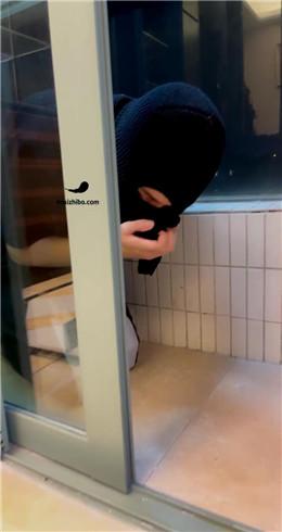 【Fiona菲菲】偷闻袜子被空姐教训 bf21469