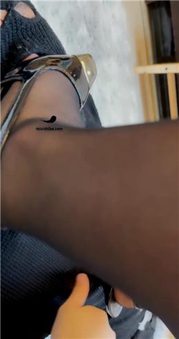 【Fiona菲菲】偷闻袜子被空姐教训 bf21469