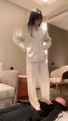 【kiki】白鞋棉袜辱小奶狗 bf21617