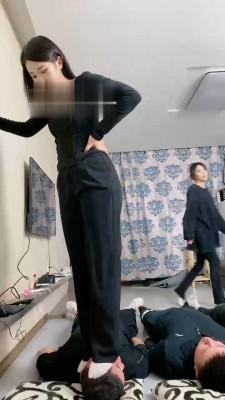 【麋鹿银儿】超模两素人群虐废物 bf21621