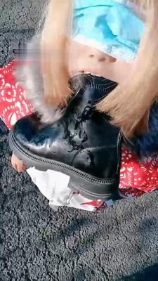 【十三妹】户外大坝旁溜母狗 bf21556