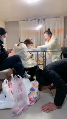 【惜沫】刺激!美甲店当众素人的面tj狗 bf21521