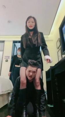 【西西小主】带素人女同事虐老板【双视角版】 bf21386 【西西小主】带素人女同事虐老板【双视角版】 bf21386