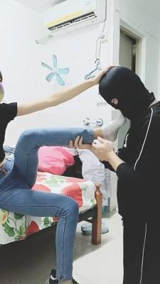 【美娜格格】瑜伽教练转胯+白棉袜气味羞辱 bf21392