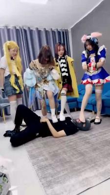 【狗哥】精彩!超多素人学生S群调群虐 bf21408