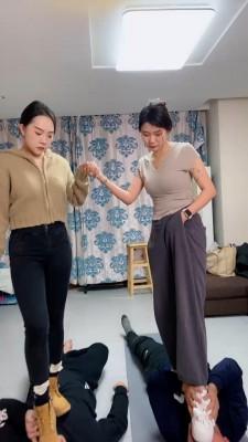 【麋鹿银儿】双S强制父子舔脏鞋臭袜 bf21334