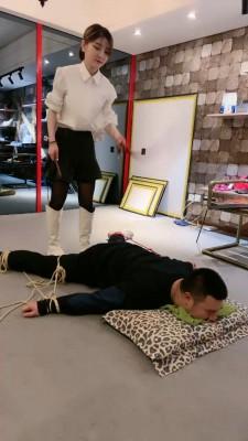 【领主老大】五花大绑强制鞭打刑虐 bf21353