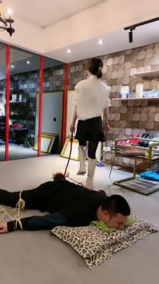 【领主老大】五花大绑强制鞭打刑虐 bf21353