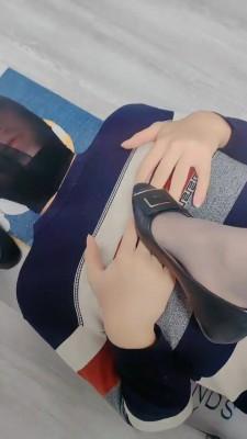 【飞扬女王】长靴高跟丝袜全体重踩踏 bf21338