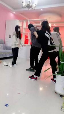 【精神小妹】教多名素人学生主玩sm bf20129