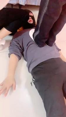 【精神小妹】教多名素人学生主玩sm bf20129