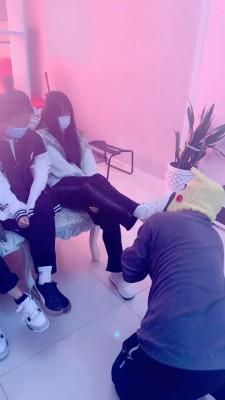 【精神小妹】精彩-素人群调原味鞋袜辱狗 bf20125