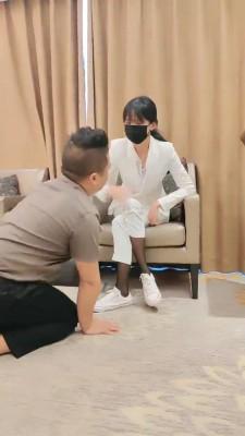 【暴力美学】偷拍女白领的下场 bf20069