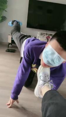 【欣欣】学生S脏鞋蹂躏老师 bf20067