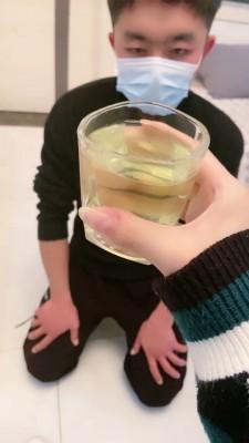 【罗宾】足球女神奖励贱狗舔鞋闻袜圣水 bf22050