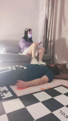 【桃子老师】学生S小白鞋白袜踩踏 bf20005