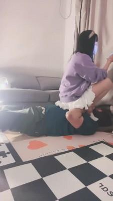 【桃子老师】学生S小白鞋白袜踩踏 bf20005