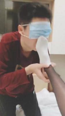 【美娜格格】原味白袜+黑丝气味羞辱