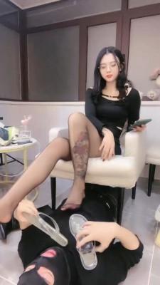 【初见】长靴黑丝御姐辱地毯 bf19987