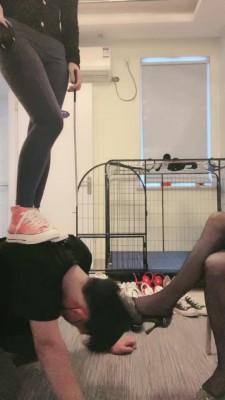 【安静大大】母女S耳光/踩踏/舔鞋【三视角版】 bf19913