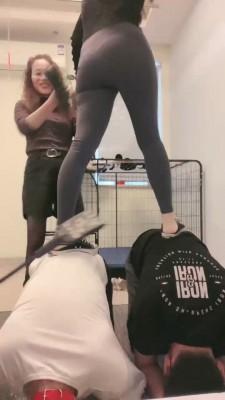 【安静大大】亲母女调两公狗【三视角超完整版】JS22102502