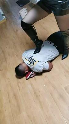 【江婷】贱狗挑战皮鞭 bf19937