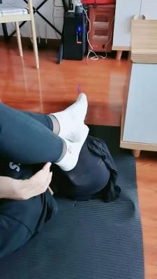 【晴雨大大】棉袜羞辱脚垫子 bf19885