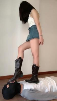 【宝爷】捆绑鞭打高跟棉袜全体重踩踏羞辱贱狗 bf19887