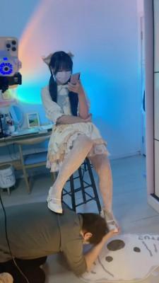 【礼礼大大】萝莉主无视脚底直播 bf19866