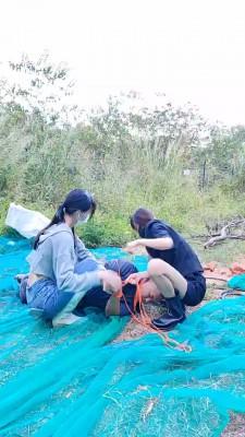 【暴力美学】猥琐路人被姐妹花调【双视角版】 bf19754