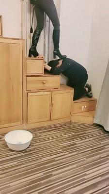 【文文文】圈养奴偷懒的下场【双视角版】 bf19690