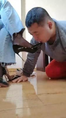 【合肥七颜】丝袜脚窒息+踩踏 bf19688