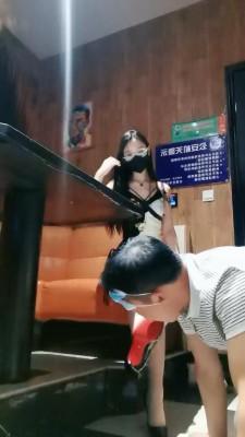 【猫神大人】KTV包厢辱老板 bf19676