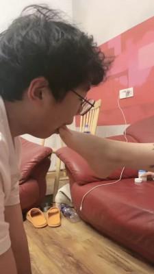 【茜茜】萝莉主白袜辱学长 bf19654