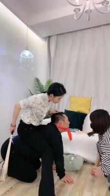 【鑫儿教头】带素人辣小妹玩狗 bf19668