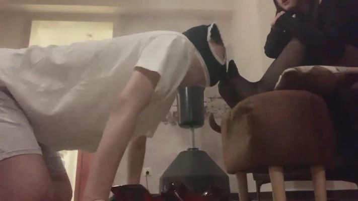 【宝爷】模特黑丝高跟脚下狗 bf19628