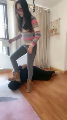 【伊兮夫妻】反绑贱狗短靴重度跺 bf19608