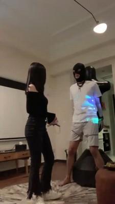 【宝爷】御姐脏臭白袜辱奶狗 bf19585